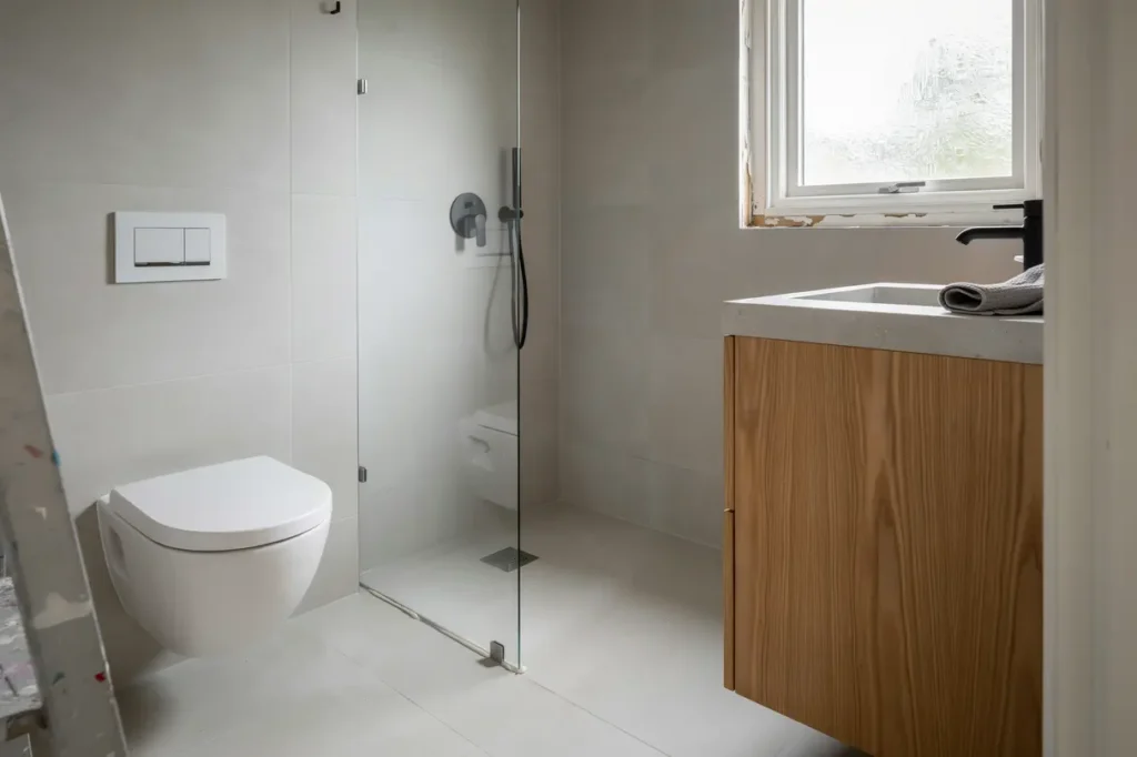 badrumsrenovering som h jer v rdet p huset smarta val f r stil funktion och h llbarhet
